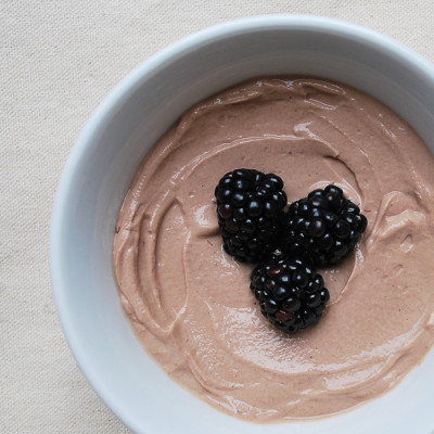 Skyr au chocolat et aux mûres