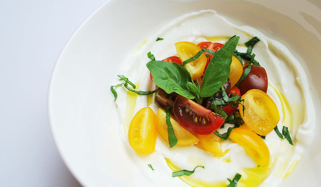 siggi's Icelandic-style yogurt: skyr - Savory Tomato & Basil Bowl