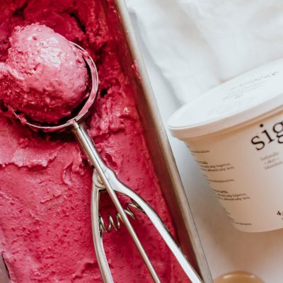 easy raspberry frozen yogurt